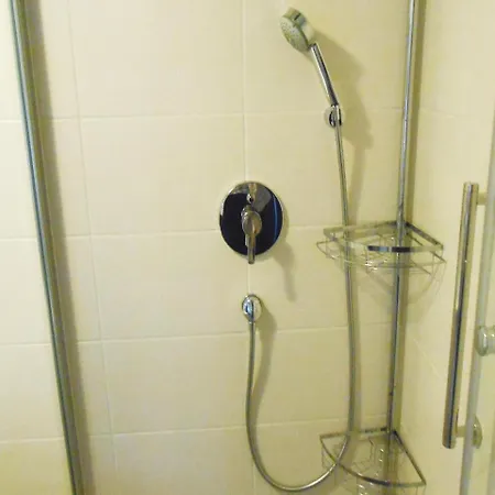 Three-bedroom In 아파트