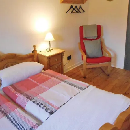 Three-bedroom In 홀즈민덴