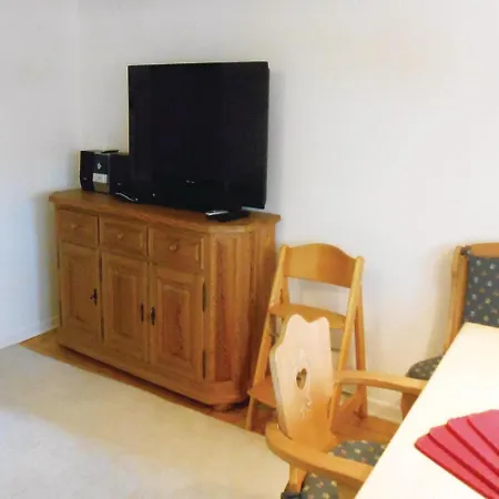 Three-bedroom In 아파트