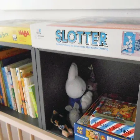 Three-bedroom In 아파트 *